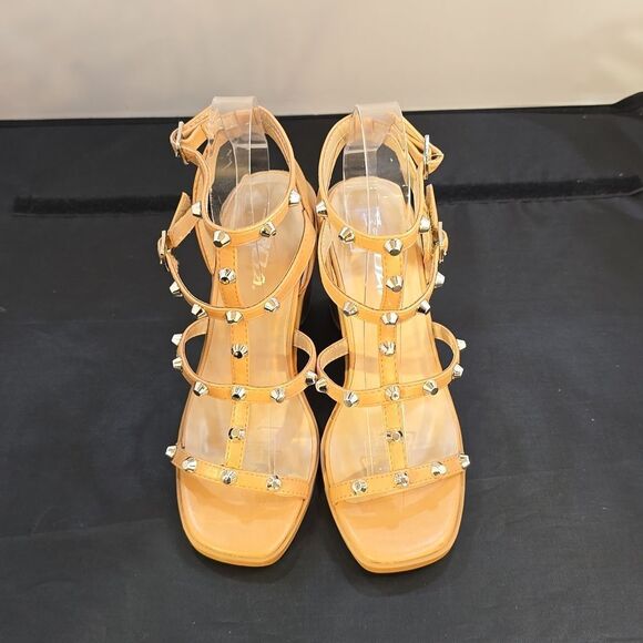 BRAND NEW SODA CAMINO-S PATENT STUDDED ANKLE STRAP HEELS - Picture 3 of 16